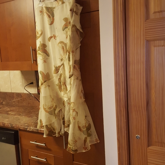 Vince Camuto silk skirt - Picture 4 of 5